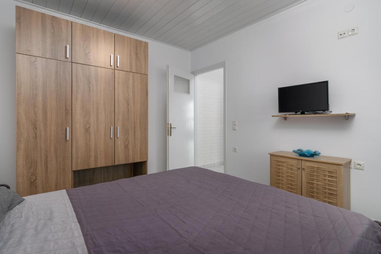 Wood And Stone Apartment Adamantas  Exterior foto